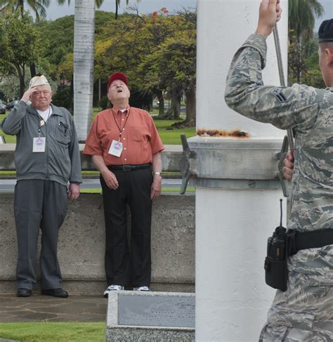 World War Ii Veterans And College Students Visit Th Wing Th Wing