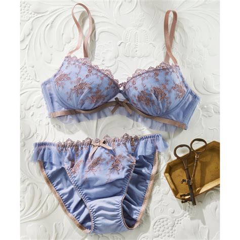 ランジェリーバイジーラ Lingerie by GeeRA ぷるるん谷間のノンワイヤーブラショーツ 返品不可商品 グレイッシュブルー ファッション通販 MAGASEEK マガシーク