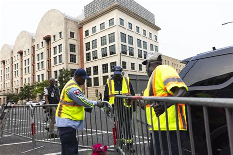 Fuertes Medidas De Seguridad En Torno Al Juzgado De Washington Donde