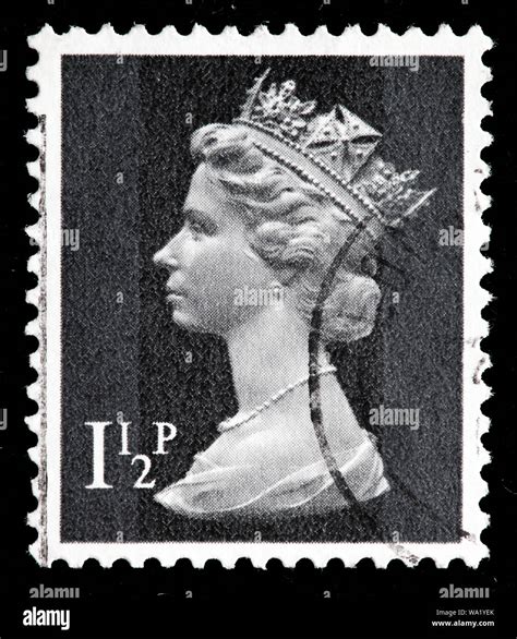 Queen Elizabeth II Machin Series Postage Stamp UK 1971 Stock Photo