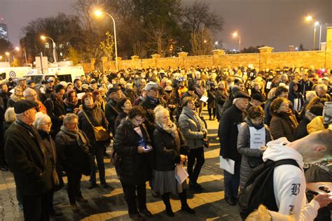 Obudźcie się Marsz pamięci mężczyzny który podpalił się przed PKiN