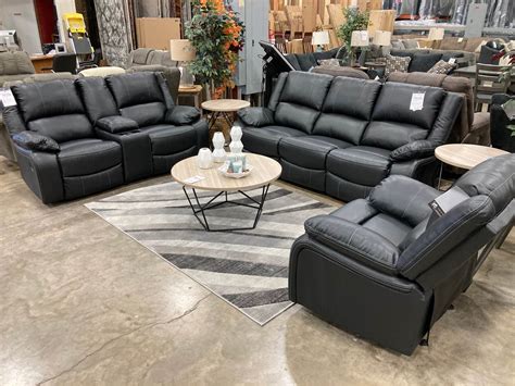 Brand new Reclining Sofa and Loveseat set - Furniture - Eau Claire