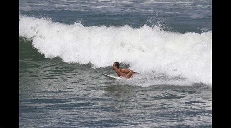 Foto Paulinho Vilhena Pega Onda Em Praia Do Rio Purepeople