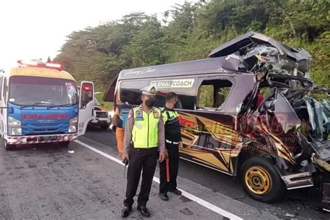 Kecelakaan Maut Di Tol Bawen Arah Semarang 5 Korban Tewas 7 Luka Luka