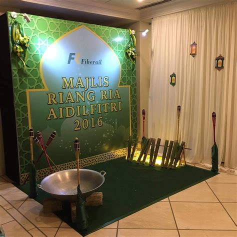 Hari raya backdrop untuk company office photoshoot, Hobbies & Toys