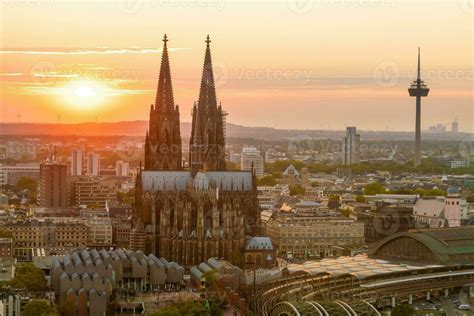 Downtown Cologne city skyline, cityscape of Germany 27607802 Stock ...