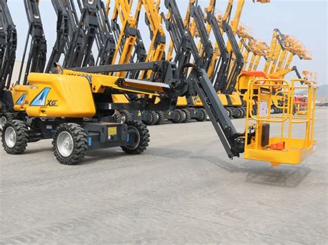 20m Electric Articulating Boom Lifts Mobile Aerial Working Platform