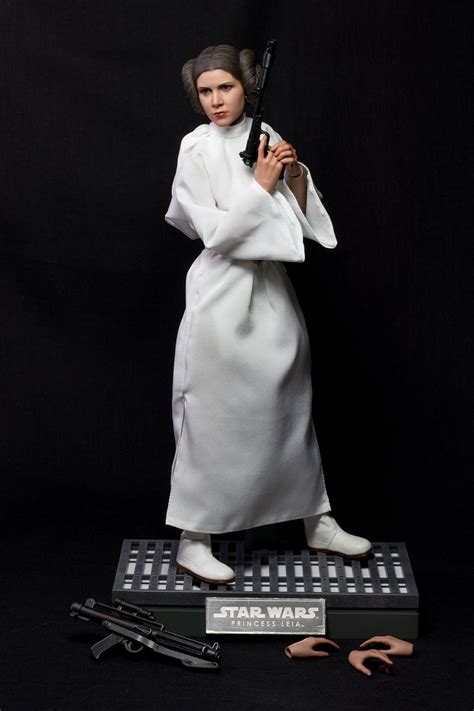 Doons Dungeon Hot Toys Star Wars Princess Leia Figure Review