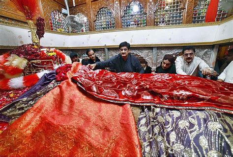 Chief Minister Sindh Syed Murad Ali Shah Laying Wreath On The Grave Of