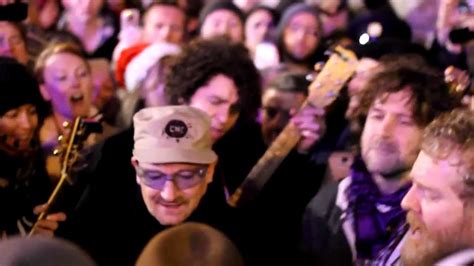 Bono Glen Hansard Heyday Busking On Grafton St Christmas Eve