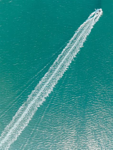 Incredible Boat Moments Caught On Camera! – Salty Boating