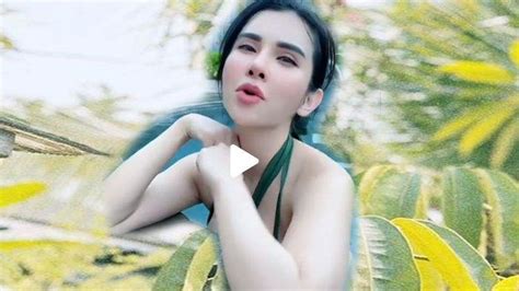 Maria Vania Pakai Bikini Goyang Di Kolam Renang TikToker Sekarang