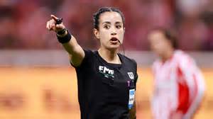 katia itzel garcia hara historia como la primera arbitra mexicana en