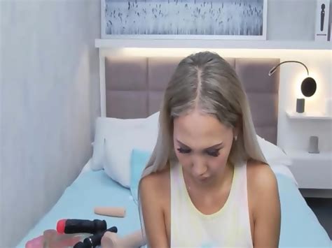 Dazzling Asian Babe Sensational Pleasure