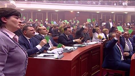 Parlament Opozita Me Gazin Lotsjell S N Kuvend Youtube