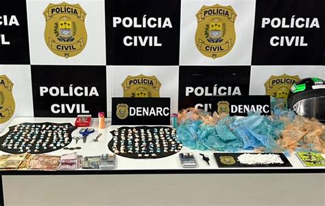 Polícia prende suspeita de anunciar venda de drogas pelo WhatsApp