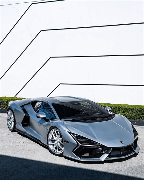lamborghini revuelto silver