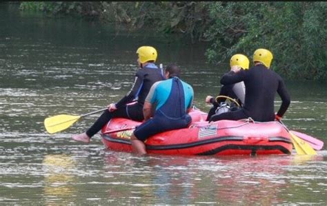 Famílias ficam ilhadas após nível de rios subirem e obstruir ponte