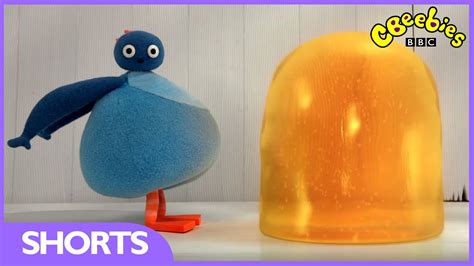 Twirlywoos Bigger And Bigger Cbeebies Youtube