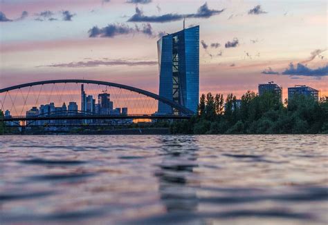 Trotz Zinswende Gehen Viele Sparer Leer Aus Schwarzen Schafe Der