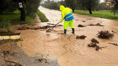 Livorno Violento Temporale Strade Allagate Video