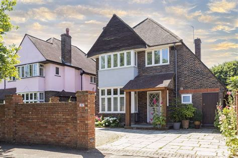 Savills Coombe Lane Wimbledon London Sw20 0rg Property For Sale