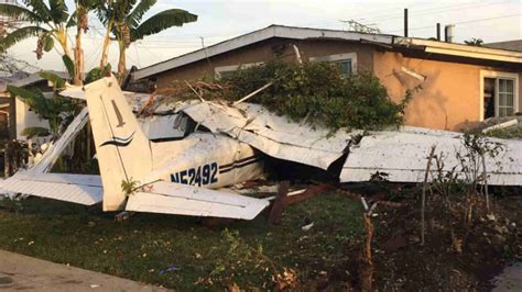 Small Plane Crashes Into House In San Jose Injuring 3 Abc30 Fresno