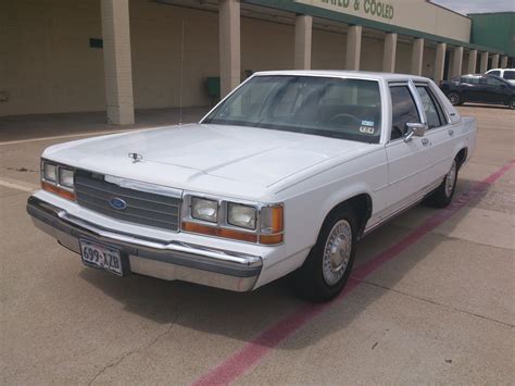 Ford Ltd Crown Victoria Information And Photos Momentcar