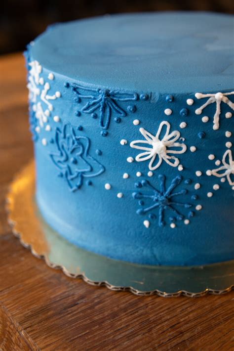 Snowflake Holiday Cake Three Brothers Bakery