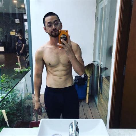 Có ai lầy như hot boy Ba Duy Dìm từ vợ đến bạn bè chán thì lấy chính mình ra làm trò đùa