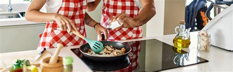 The Best Ceramic Non-Stick Cookware | Curated.com