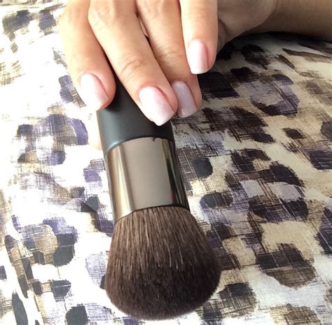 Guerlain Terracotta Kabuki Bronzing Powder Brush - Кисть для ...