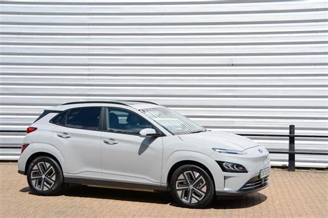 Hyundai Kona Electric Kwh Review Greencarguide Co Uk