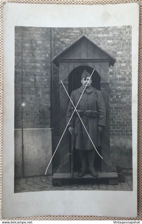 Guerre Militaire ABL Portrait Dun Soldat De Garde Devant Une