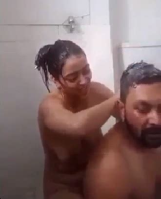 Snanam Chesti Sex Reen Vadhina Marudi Tho Telugu Shower Porn