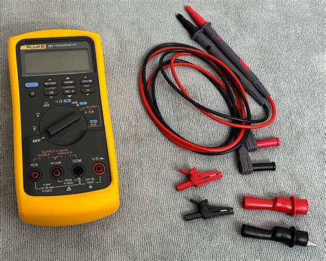 Fluke 787 ProcessMeter Digital Multimeter Appears Near MINT But READ