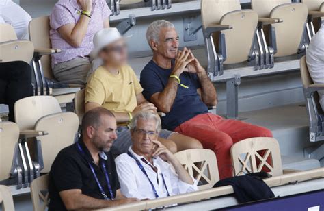 Photo Un Beau Moment Deux Pour Raymond Domenech Et Merlin Exclusif