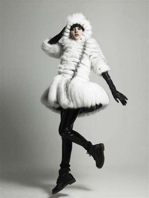 Pin By Tomasz Pietrasik On Bikini Futra Fur Coat Girls White Fur Coat