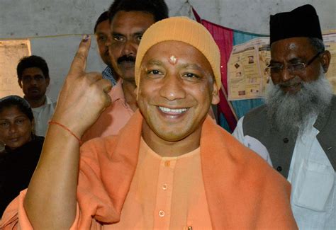 Live Yogi Adityanaths Swearing In Ceremony Yogi Adityanath Takes Oath As Uttar Pradesh Cm