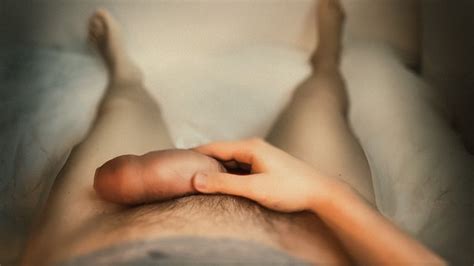 Ik Werd Erg Geil Op Mijn Ongesneden Lul Met Een Grote Voorhuid Werd Erg Dik Aftrekken Pornhub Gay