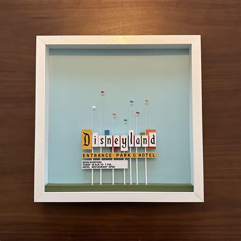 Vintage Disneyland Sign Shadow Box : r/Disneyland