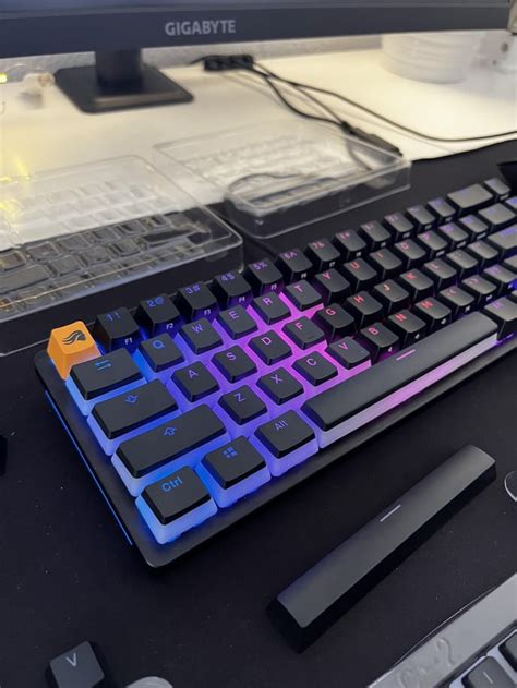 Glorious GMMK 2 Compact w/ Aura V2 (Pudding) Keycaps : r/MechanicalKeyboards