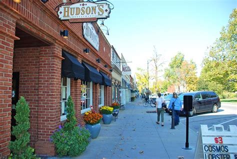 Historic Downtown Hudson Ohio - Shopping Retail and Dining