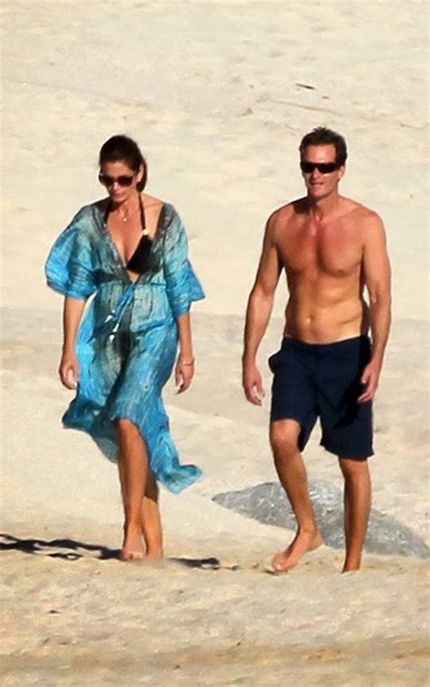 Retro Bikini Cindy Crawford Takes A Stroll In A Black Bikini For New Years In Mexico