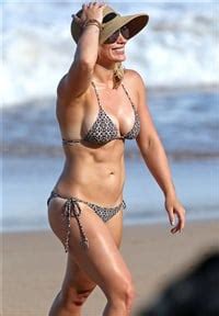 Hilary Duff Bikini Candids From Hawaii