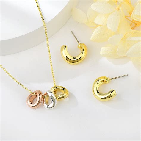 Featured Gold Plated Zinc Alloy 2 Piece Jewelry Set With Full Guarantee