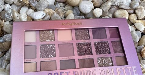 Paleta Soft Nude Ruby Rose Feels