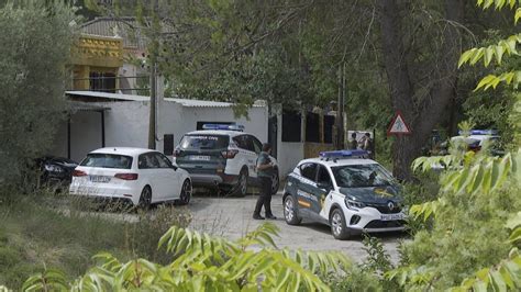 Un Hombre Mata A Su Pareja De A Os En Bu Ol