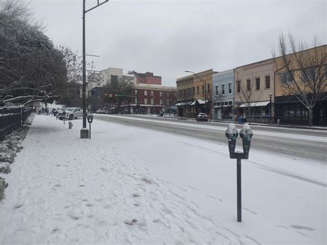Photos: Snow falls across Georgia