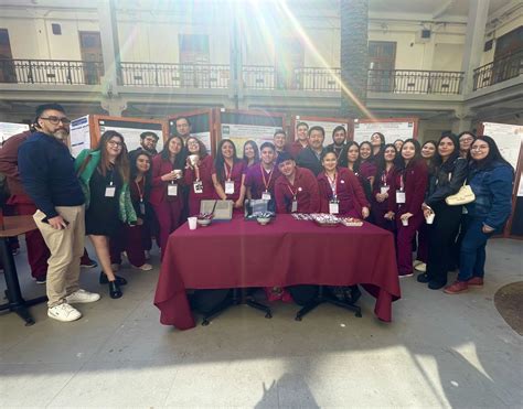 Universidad Viña del Mar UVM Estudiantes y docentes de Tecnología